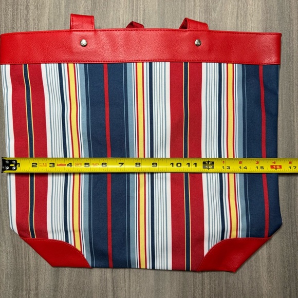 Lancôme tote bag magnetic closure red with multi color stripe design - Picture 7 of 9